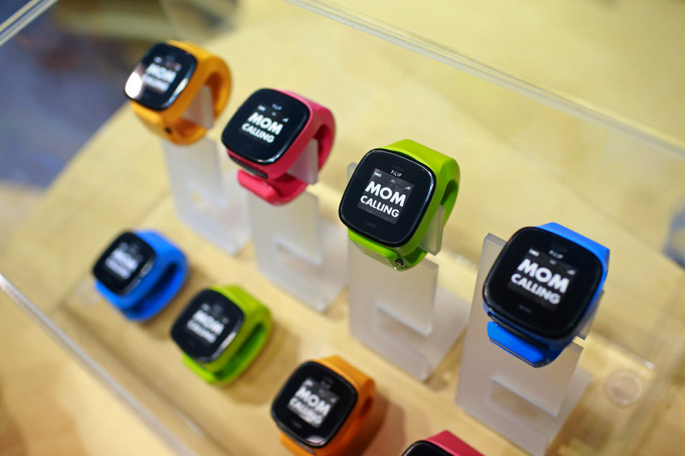 FiLIP Review, smartwatches for children at MWC 2015 1
