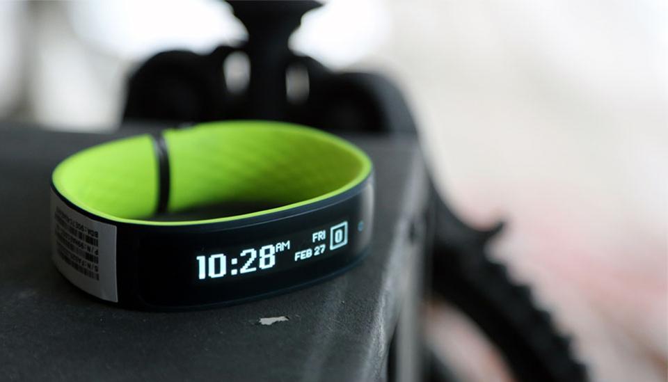 HTC presents a fitness tracker called HTC Re Grip 2