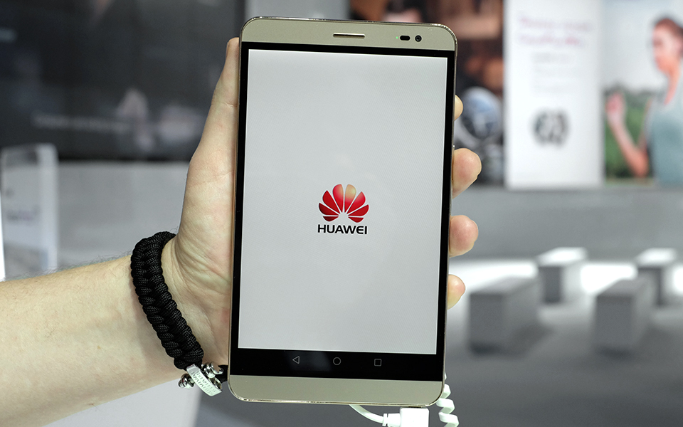 Tablet Huawei MediaPad X2 visto no MWC 2015 1